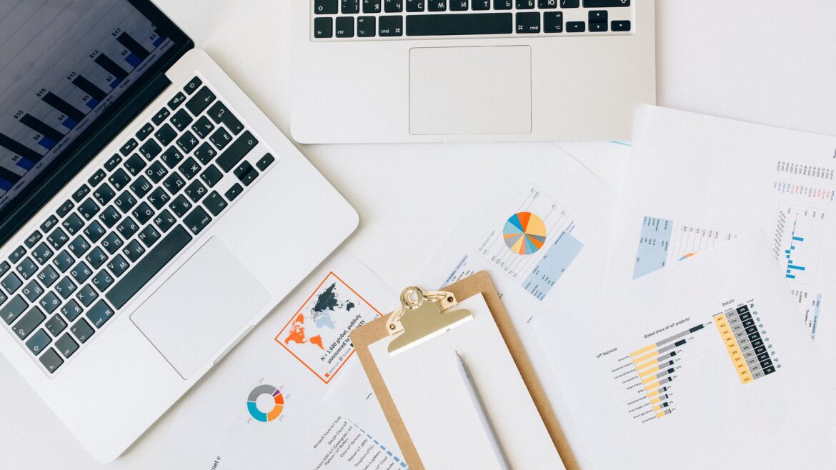 Growth Of Graphic Designing Through Social Media